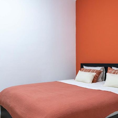 Orange Crush Barcelona Apartment ภายนอก รูปภาพ